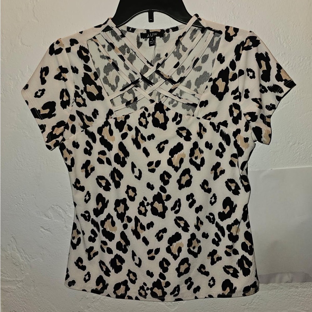 A.U.W. Leopard Criss-Cross V-Neck Short Sleeved Shirt